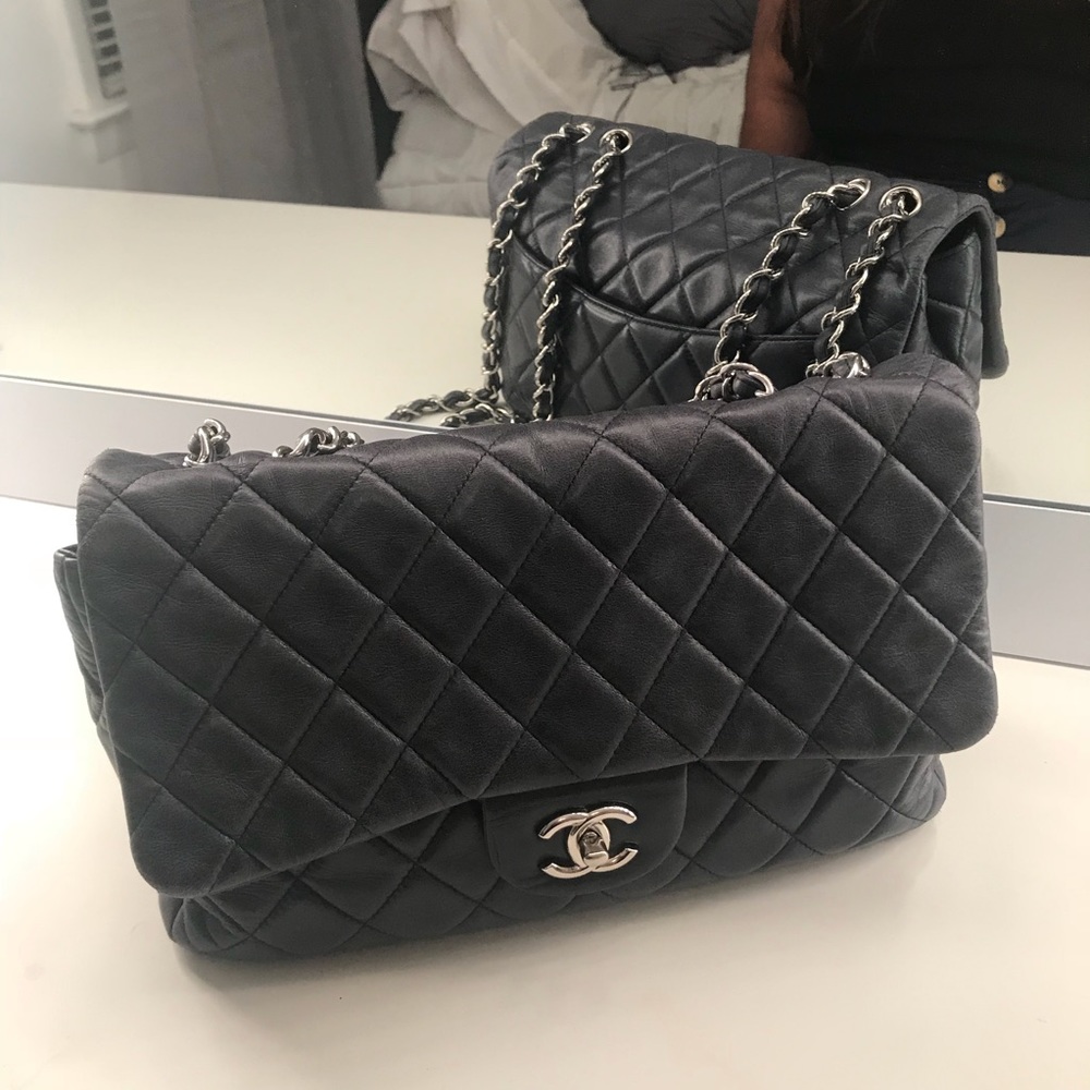 SOLD 💙 CHANEL Classic Jumbo Flap | Navy - Picture 2 of 8